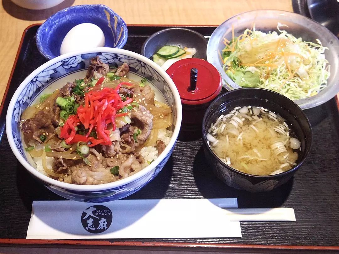 男性人気No.1牛丼定食