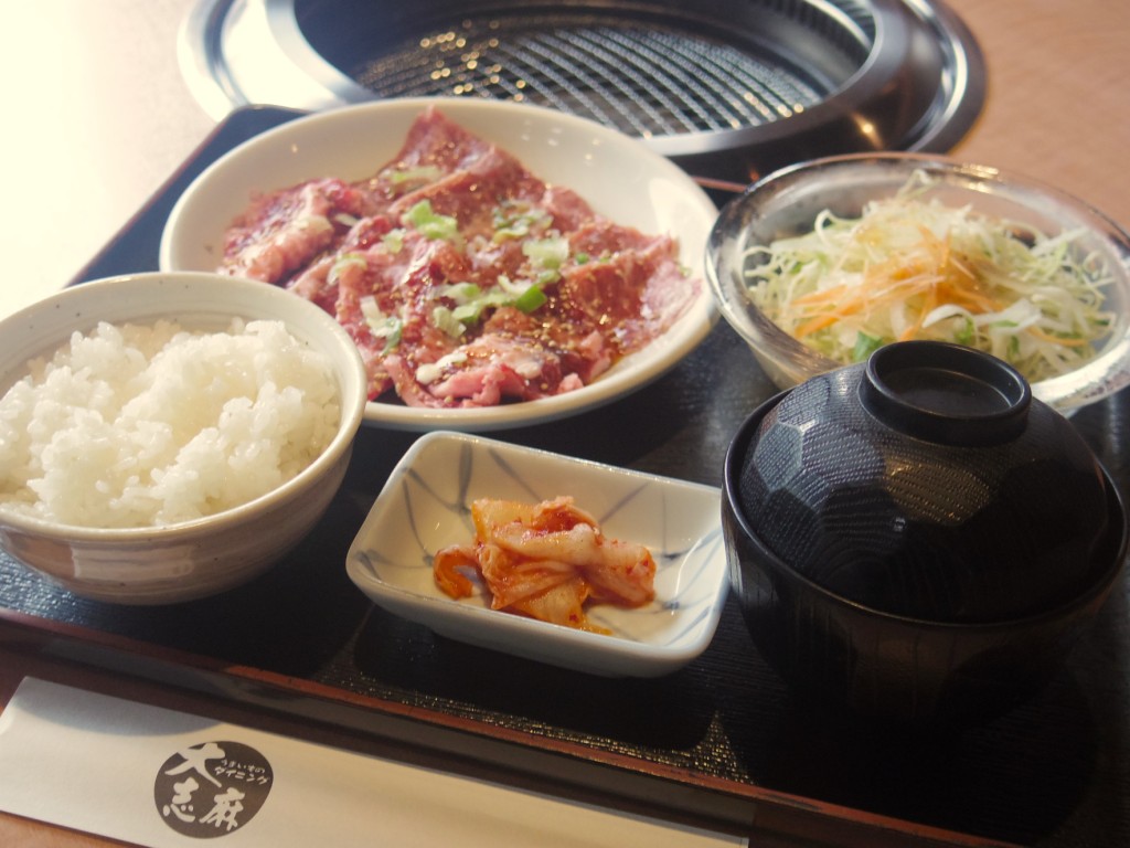 大志麻の焼肉ランチ　カルビハラミ定食　写真